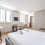 Apartment Se By House And People