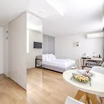 Se By House And People *