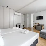 Se By House And People *