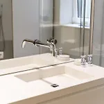 Se By House And People *