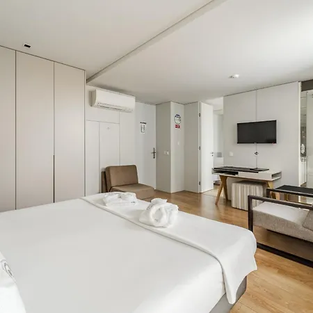 Se By House And People * Braga