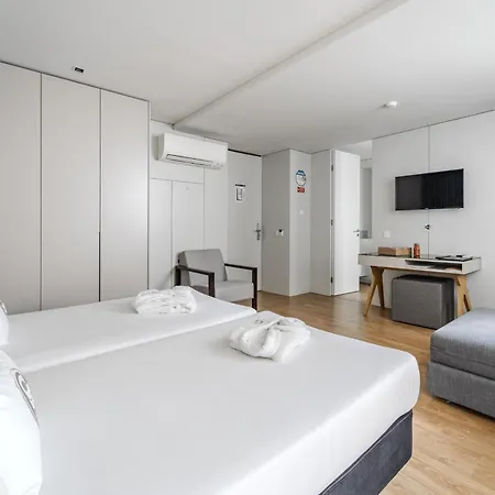 Se By House And People *