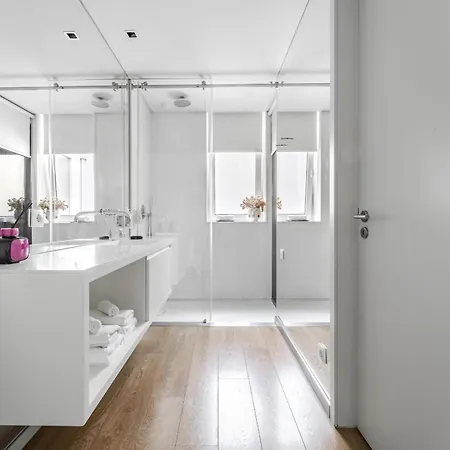 Se By House And People * Braga