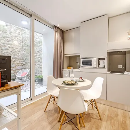 Se By House And People *