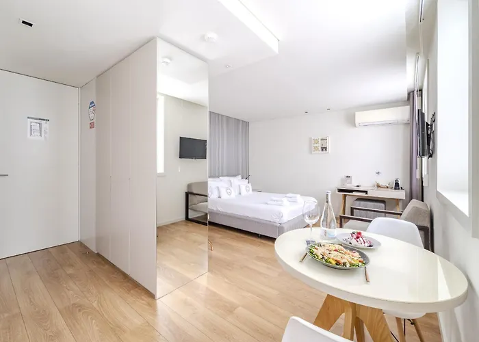 Se By House And People *