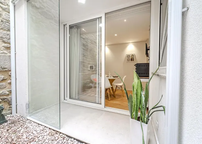 Se By House And People