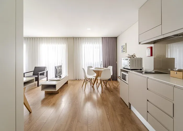 Se By House And People * Μπράγκα