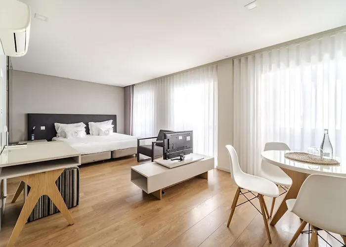 Se By House And People * Μπράγκα