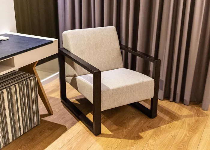 Se By House And People * Μπράγκα